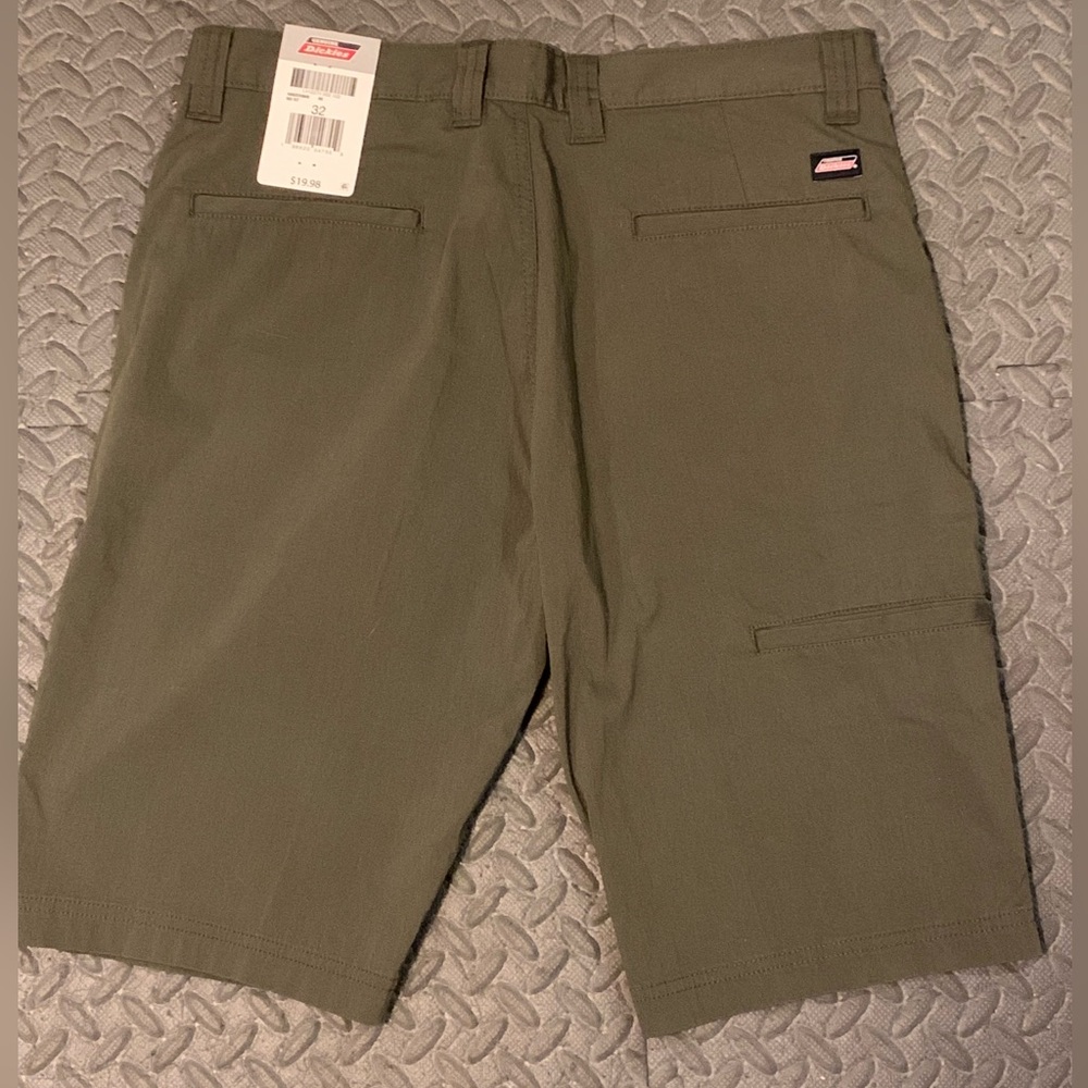 Dickies Men's Performance Shorts in Olive. Size 32